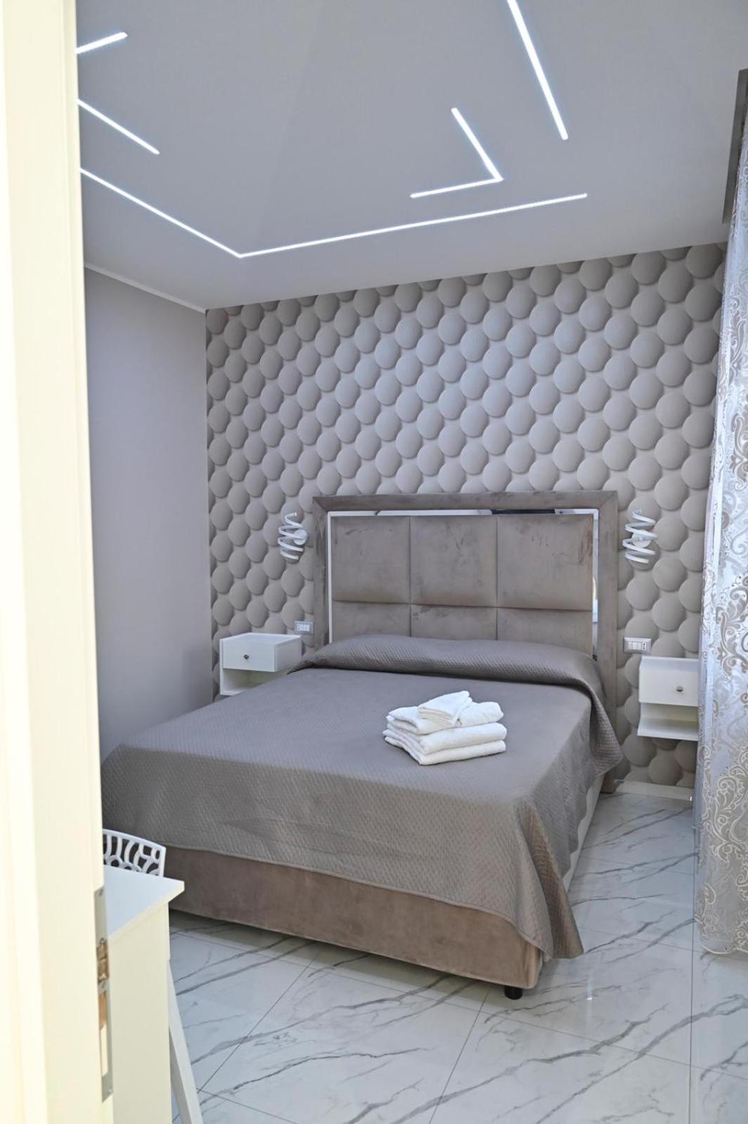 Bebsantaniellohouse1 Bed & Breakfast Naples Room photo